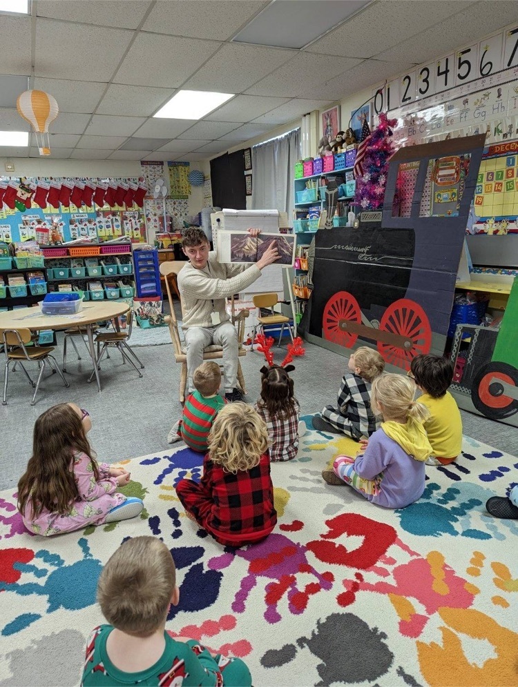 STARS RTI reading Polar Express to a kindergarten class